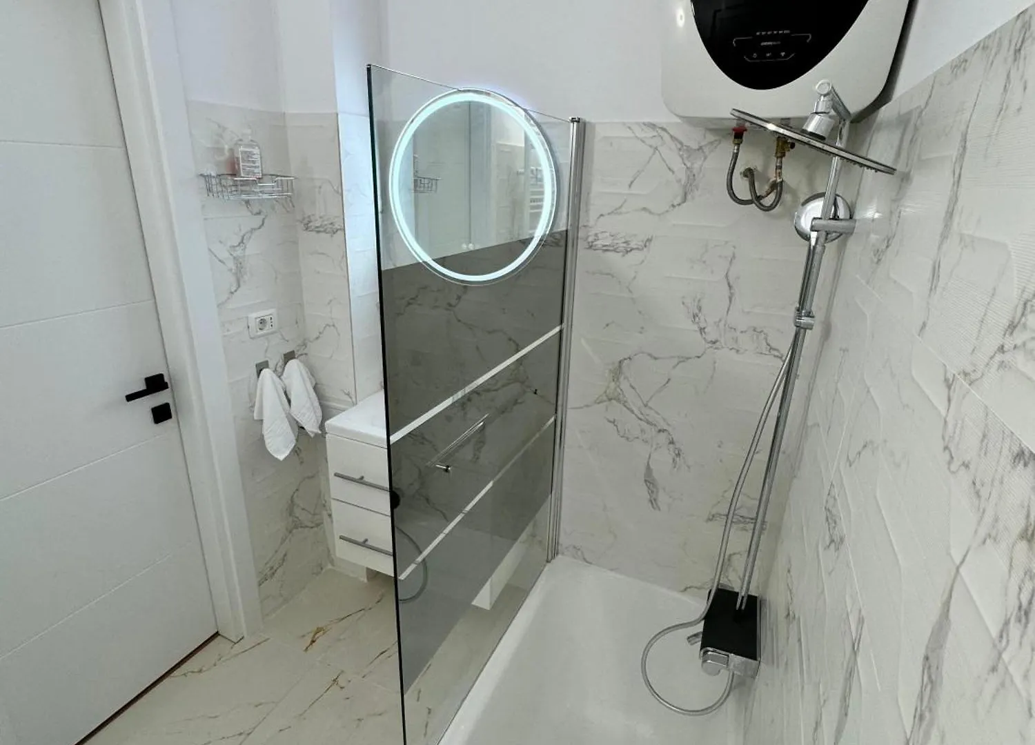 Beautiful Apt With Two Bedrooms Bukarest Rumänien
