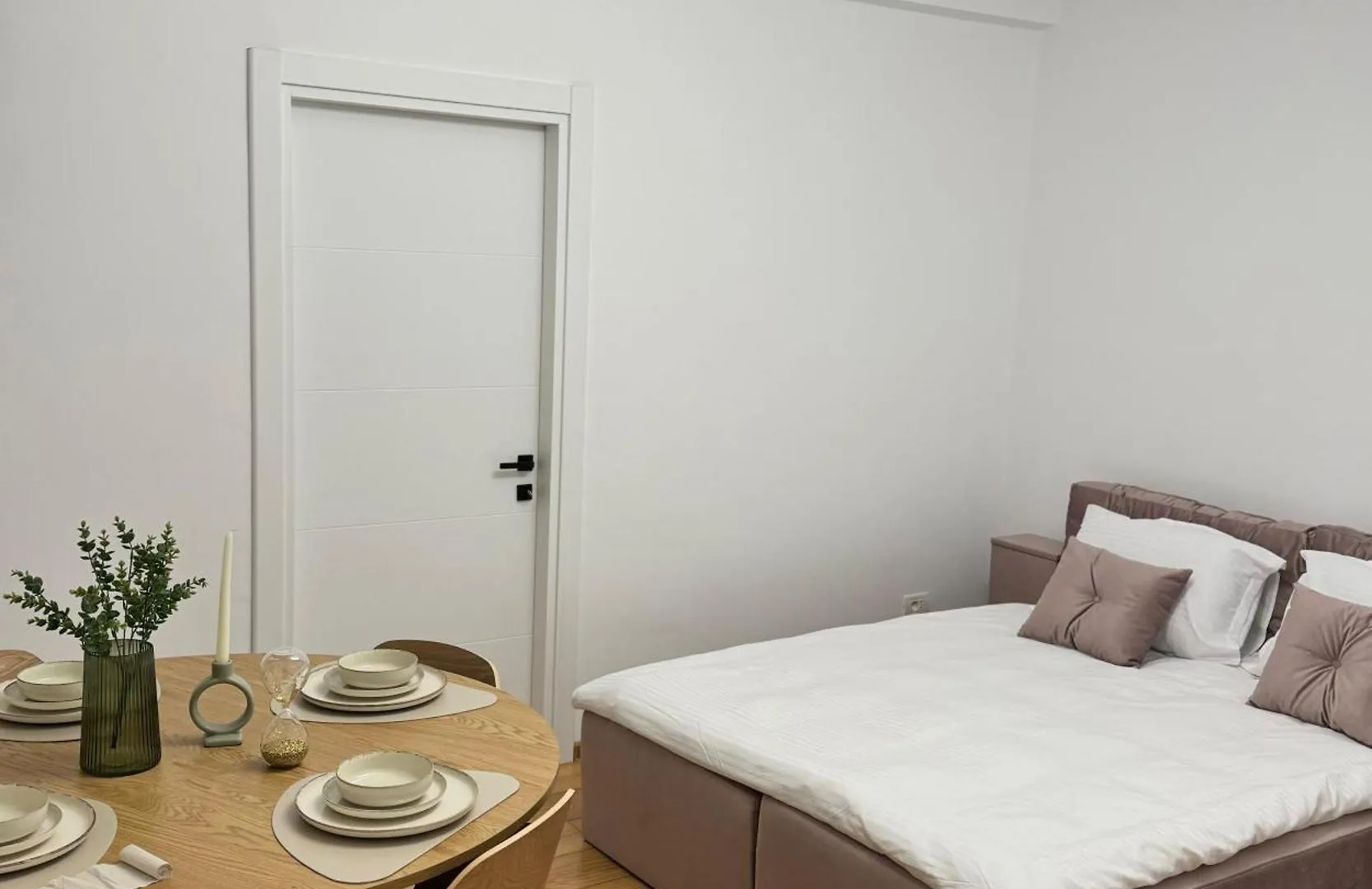 Apartment Beautiful Apt With Two Bedrooms Bukarest