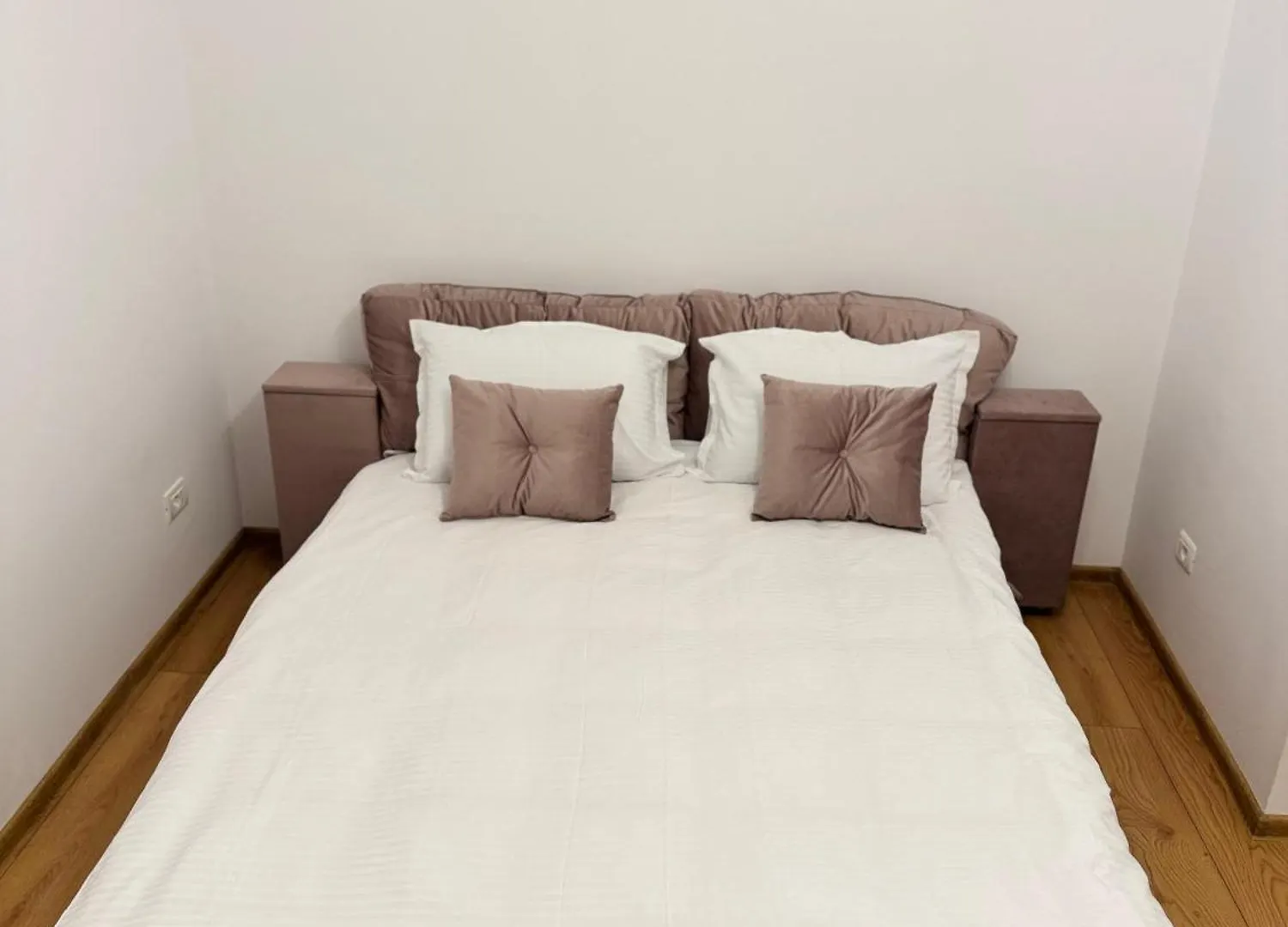 Beautiful Apt With Two Bedrooms Bukarest Rumänien