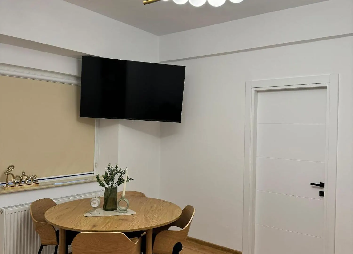 Beautiful Apt With Two Bedrooms Bukarest Apartment