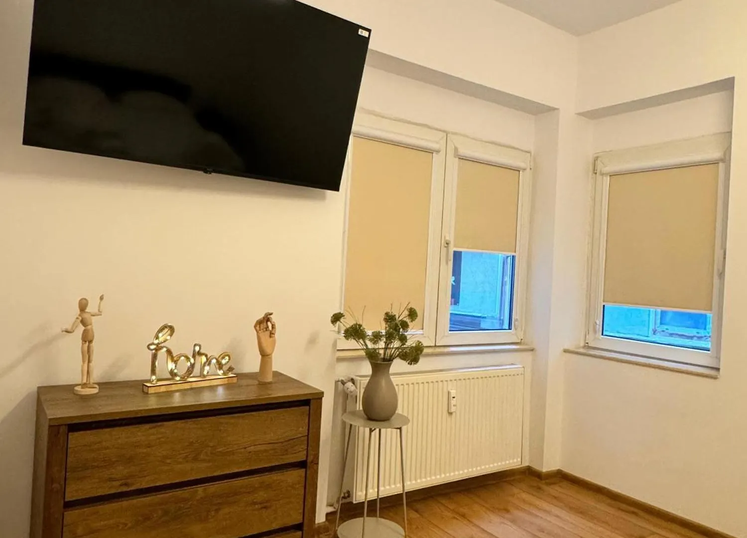 Apartment Beautiful Apt With Two Bedrooms Bukarest